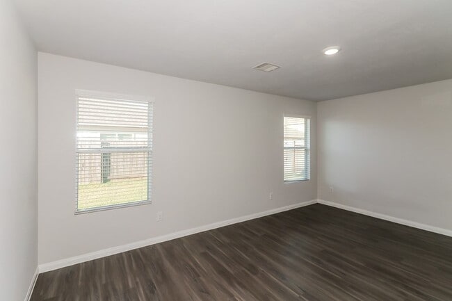 Building Photo - 2622 Montecito Ln