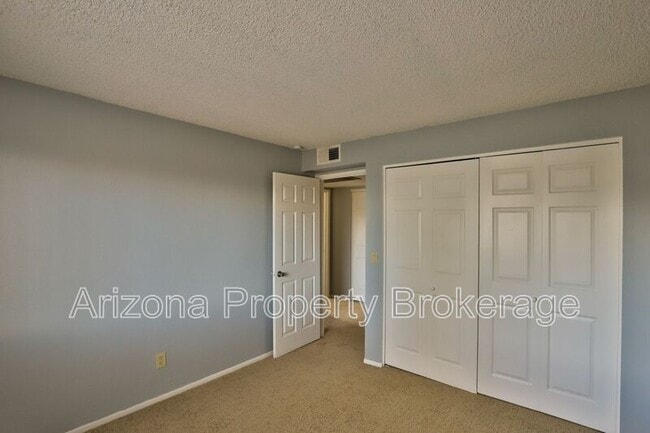 Building Photo - 6653 N 27th Ave
