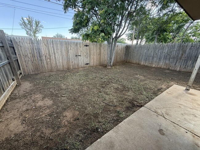 Building Photo - 2105 S Loop 289