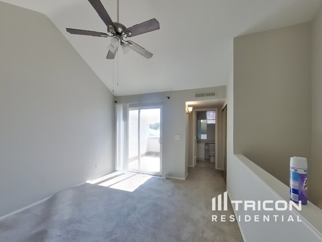 Building Photo - 3716 E University Dr