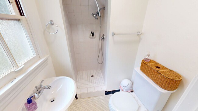 Building Photo - Charming Cape Cod Home | Hardwood Flooring