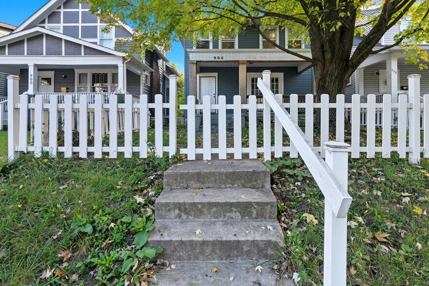 Building Photo - 904 Studer Ave