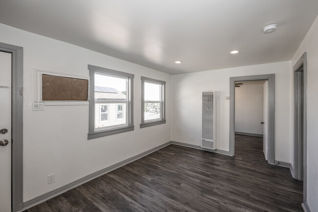 Building Photo - 5248 Almont St