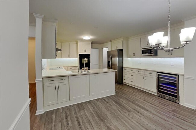 Building Photo - 3350 Turtle Lake Club Dr SE