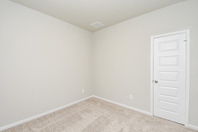 Building Photo - 14042 Chinook Dr