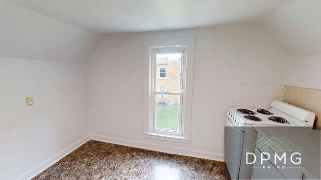 Building Photo - 125 S Hosmer St