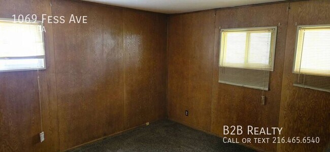 Building Photo - 1069 Fess Ave
