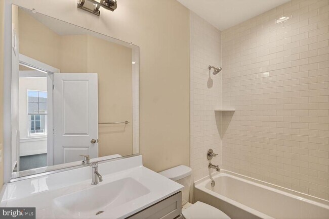 Building Photo - 5128 Ridgeview Retreat Dr