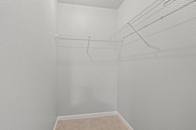 Building Photo - 6234 W Lamar St