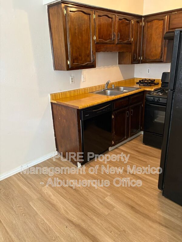 Building Photo - 12400 Hardin Ct NE