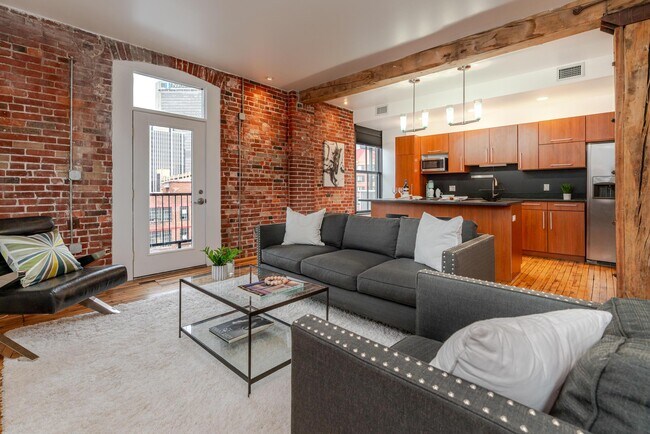 Building Photo - 225 N 4th St