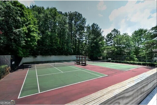 Building Photo - 1502 Huntingdon Chase