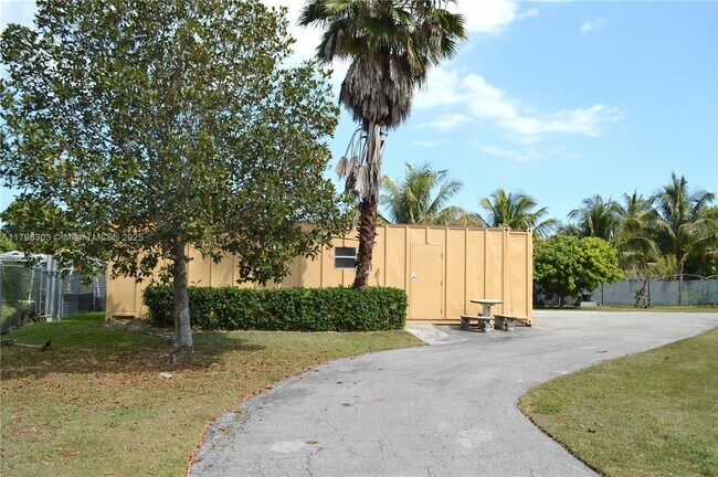 Building Photo - 24595 SW 124th Ave