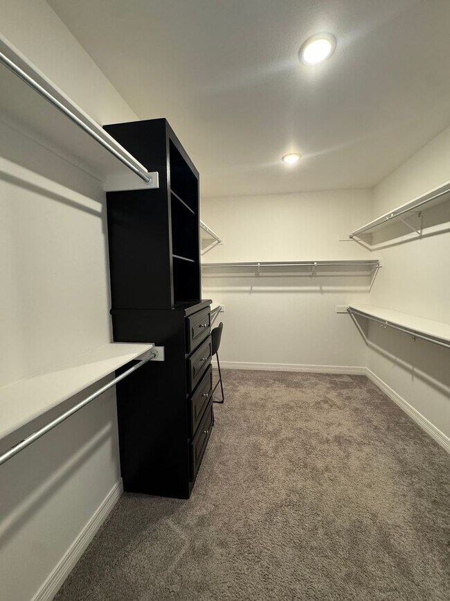 Building Photo - Rental Property