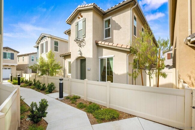 Building Photo - 2612 Babaco St