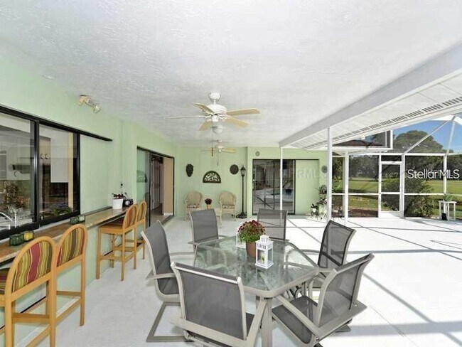 Building Photo - 4841 Palm Aire Dr