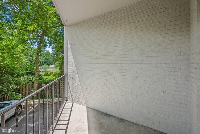 Building Photo - 7630 Tomlinson Ave