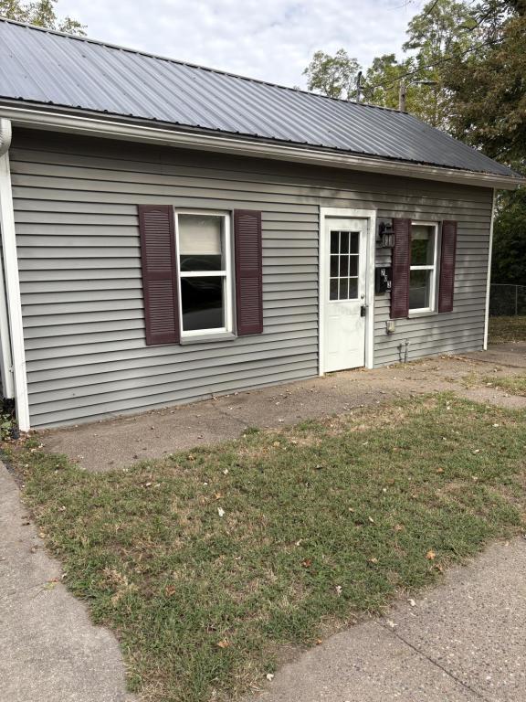 Primary Photo - 703 W 5th St