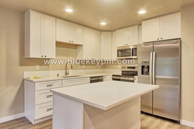Building Photo - Unit 209-A: 3 Bed, 2.5 Bath Townhome in Kalama