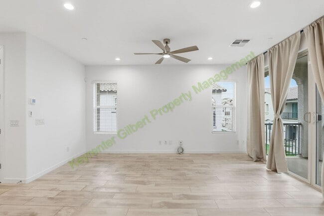 Building Photo - Modern Gilbert Home in Warner Meadows Community