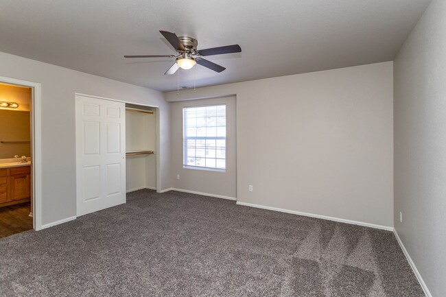 Building Photo - Fantastic Sand Creek Condo- 3 Bedrooms - 2...