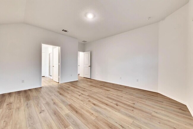 Building Photo - 113 River Rise Rd