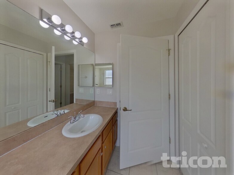 Building Photo - 613 Westview Dr