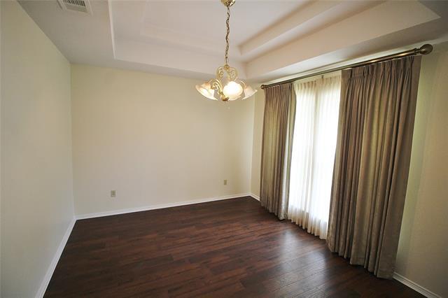 Building Photo - 906 Moore St