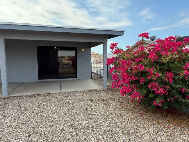 Building Photo - Available now - Unfurnished - Long Term