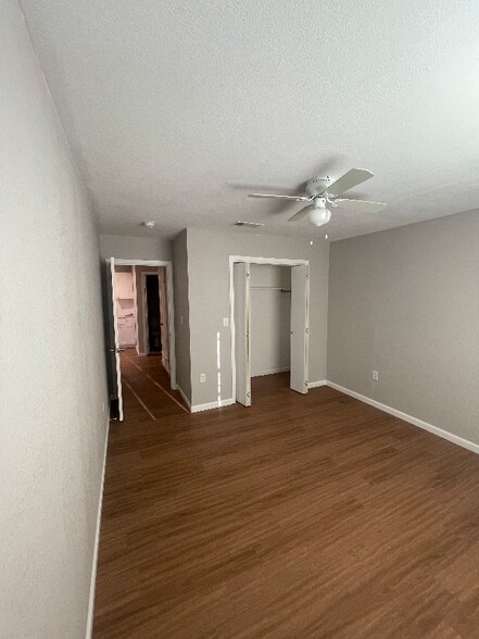 Building Photo - 315 N Merrill Ave