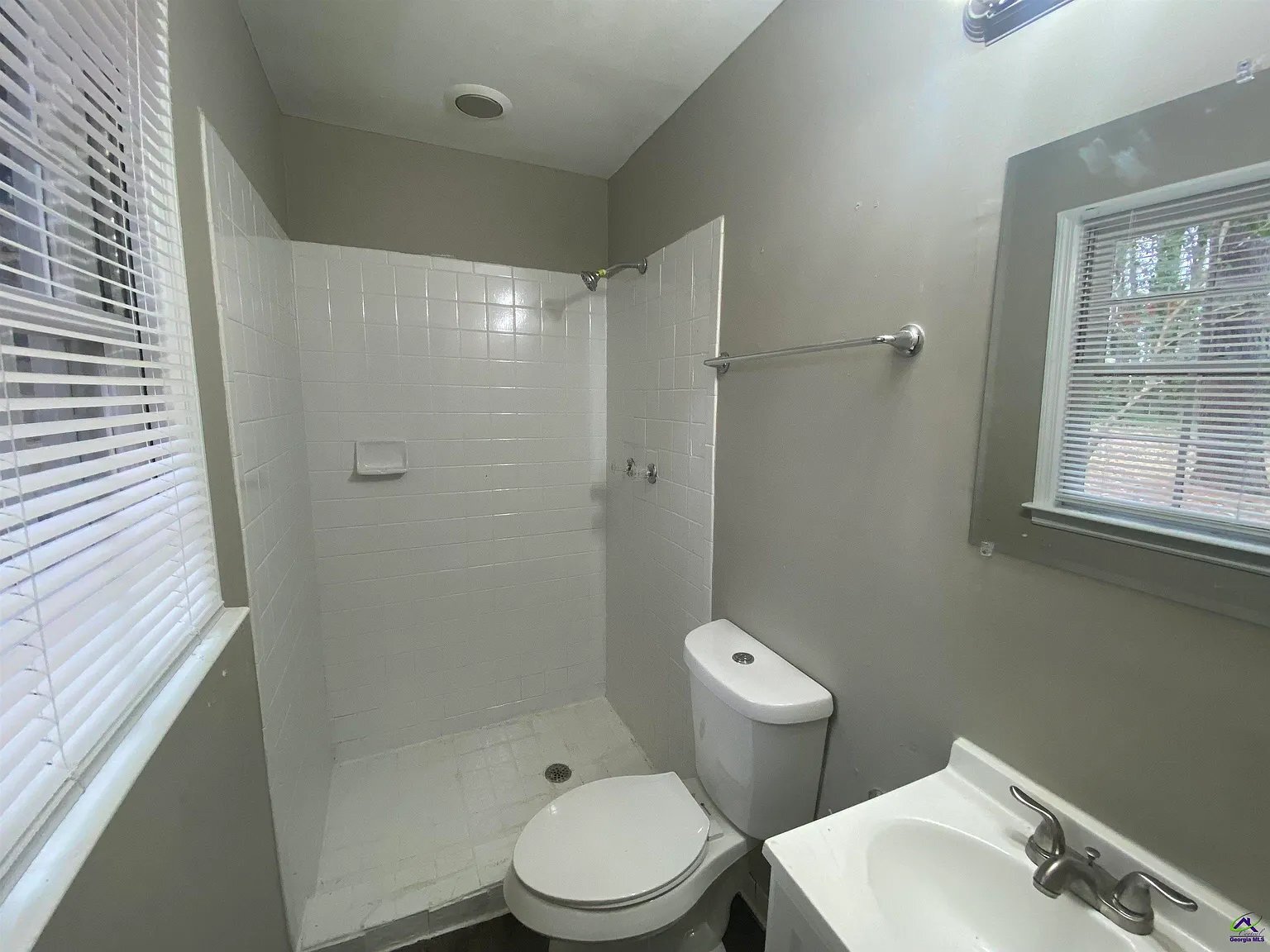 Building Photo - 3217 Misty Valley Dr