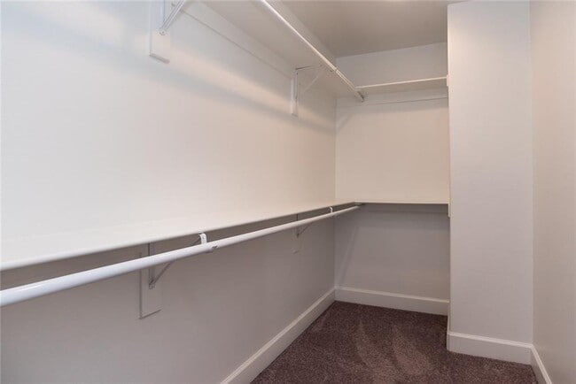 Building Photo - 6516 W Pleasant Way