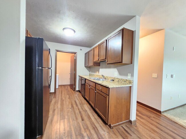 Building Photo - 3600 S Sycamore Ave