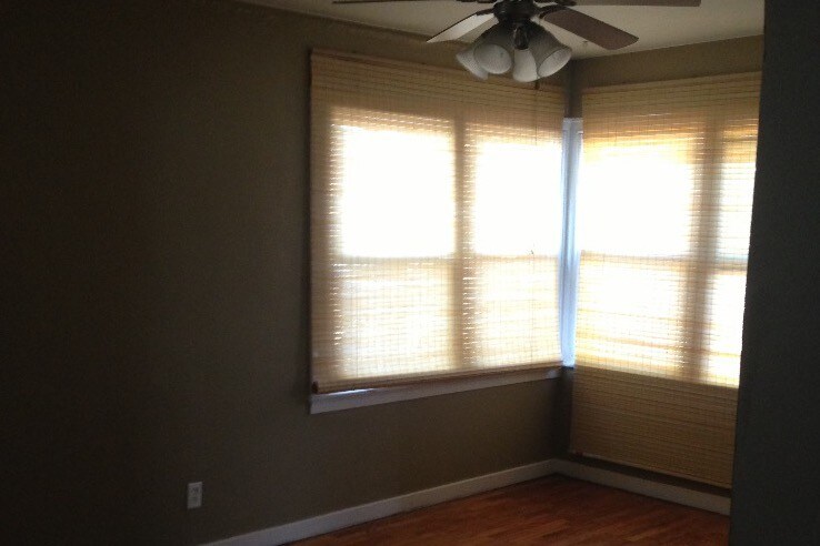 Building Photo - 917 S University Ave