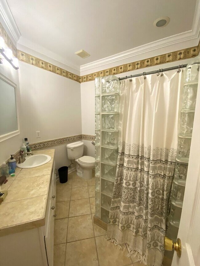 Building Photo - Merestone 1 level brick patio home. 2 Car garage, walk to The Point Shopping, restaurants and mov...