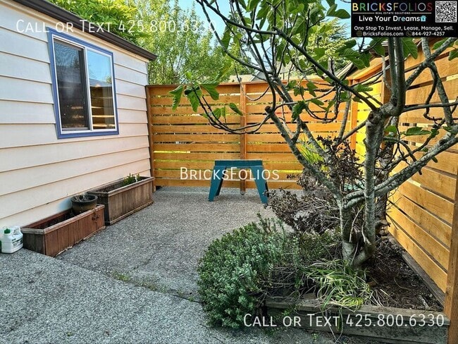 Building Photo - 11539 Corliss Ave N