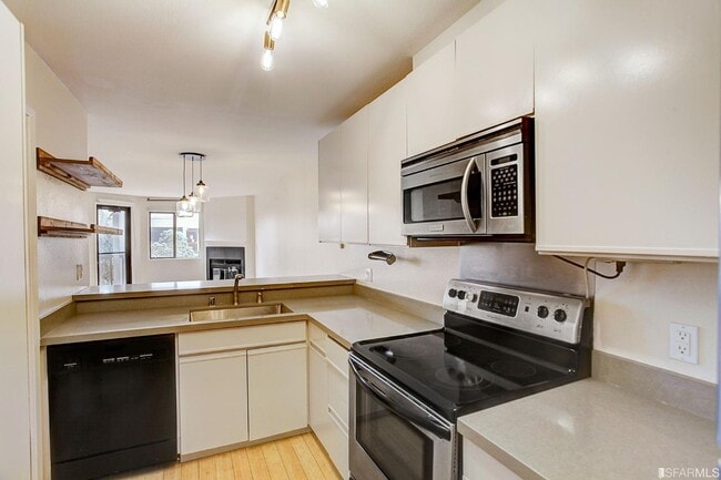 Building Photo - 785 Golden Gate Ave