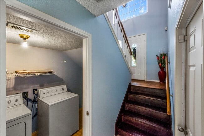 Building Photo - 6426 Whitbourne Dr