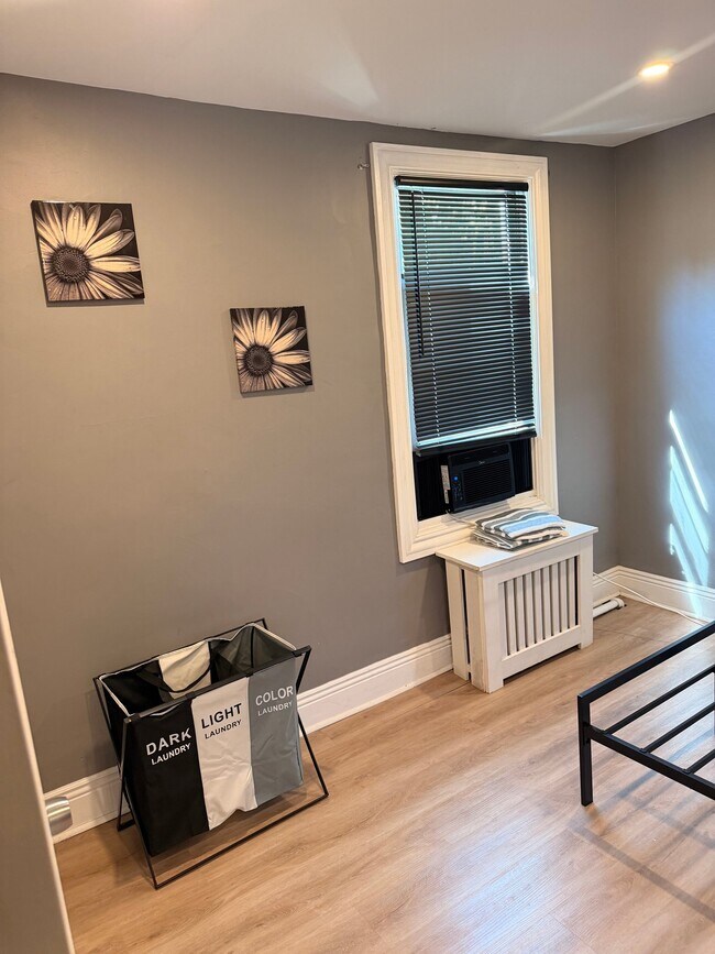Building Photo - 125 Fabyan Pl