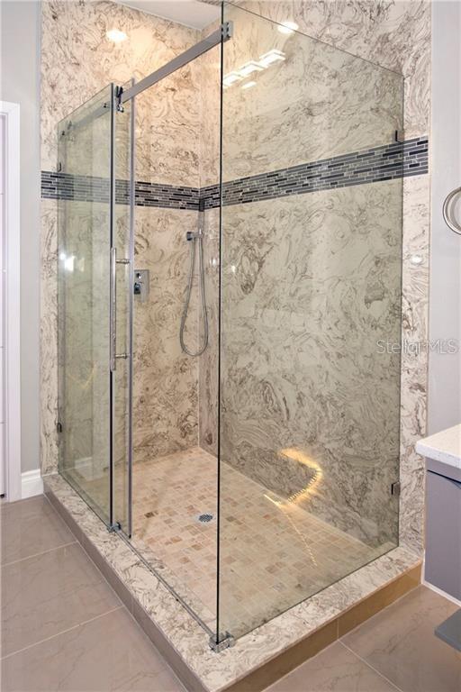 Building Photo - 1927 Greenbriar Ter