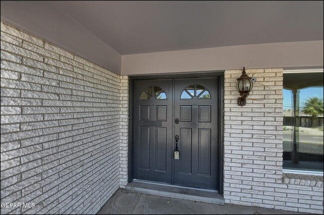 Building Photo - 424 Stonebluff Rd