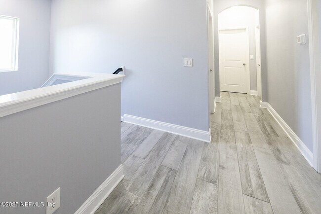Building Photo - 35 Mercutio Ln