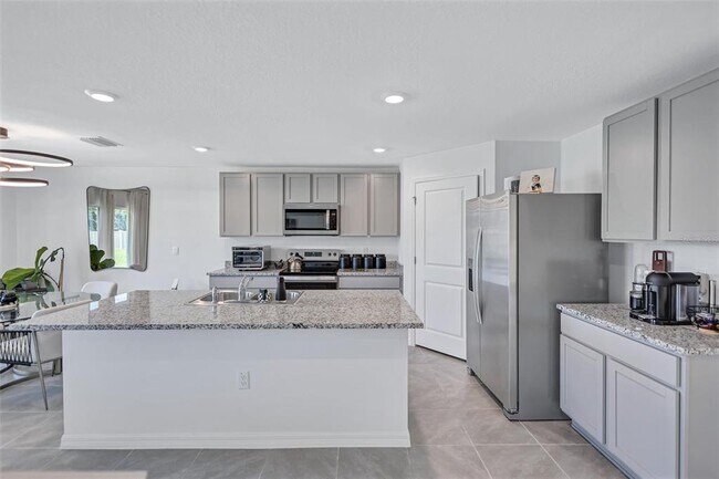 Building Photo - 7601 Rosewood Gdn Lp