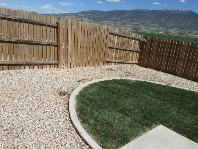 Building Photo - 3 Bedroom, 2.5 Bathroom Twin Home in Gemin...