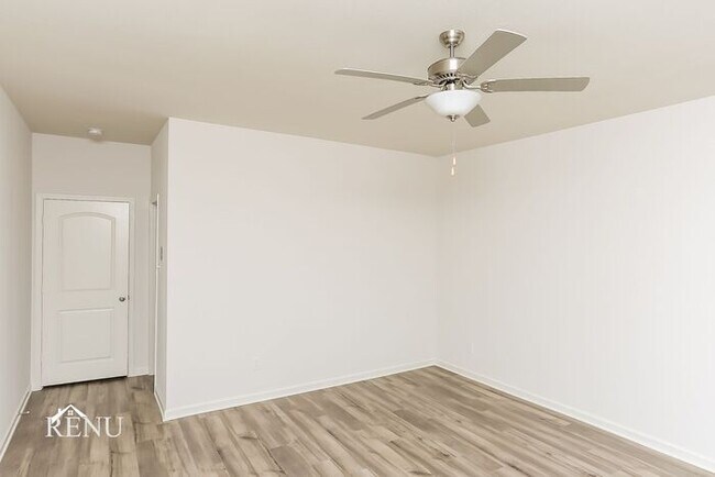 Building Photo - 1004 Wheatfield Ln