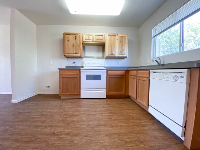 Building Photo - 3215 Northwest Blvd