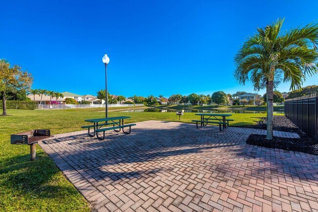 Building Photo - 102 Ibisca Terrace