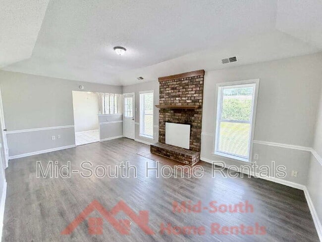 Building Photo - 4900 Walden Glen St