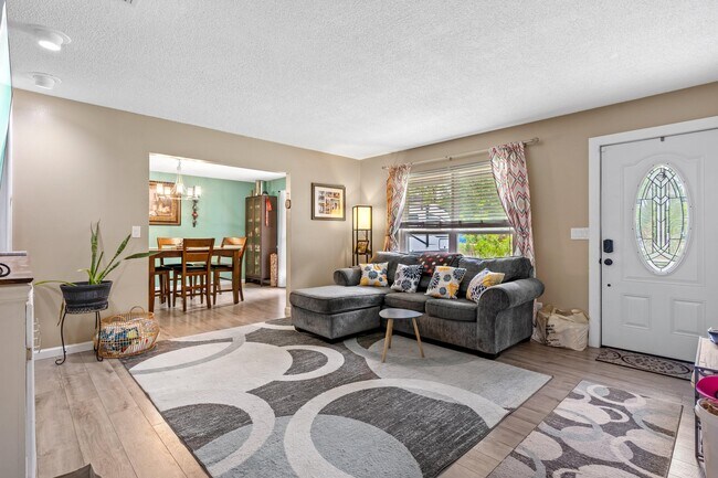 Building Photo - 2442 Duncan Dr