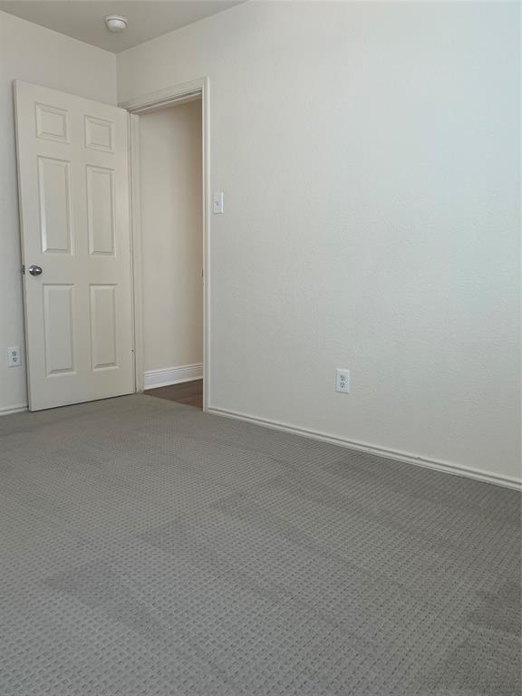 Building Photo - 1901 Golden Sunrise Ln